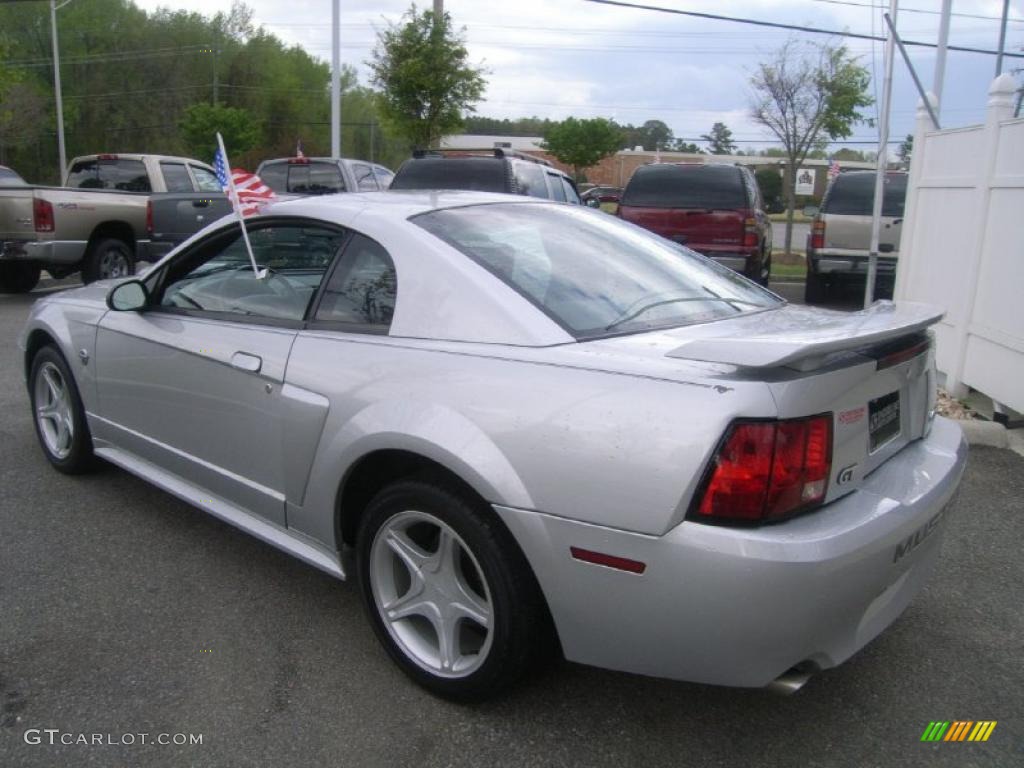 2004 Mustang GT Coupe - Silver Metallic / Dark Charcoal photo #3