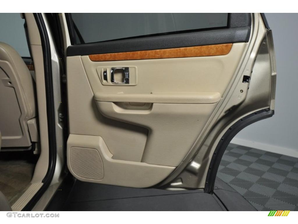 2008 Suzuki XL7 Limited AWD Beige Door Panel Photo #47955900