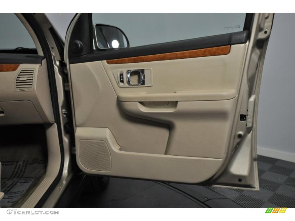 2008 Suzuki XL7 Limited AWD Beige Door Panel Photo #47955960