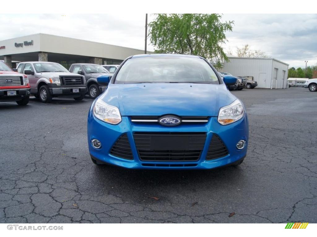 2012 Focus SE Sedan - Blue Candy Metallic / Charcoal Black photo #7