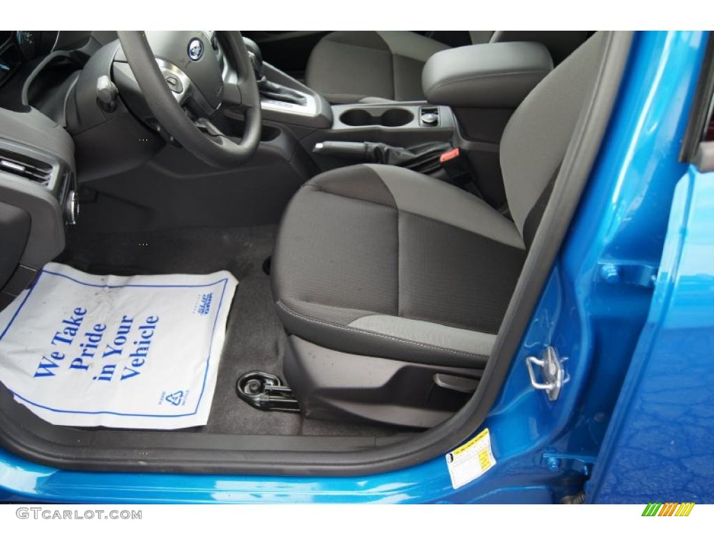 2012 Focus SE Sedan - Blue Candy Metallic / Charcoal Black photo #19