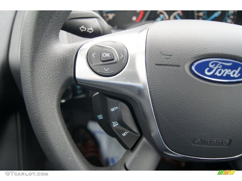 2012 Ford Focus SE Sedan Controls Photo #47956182