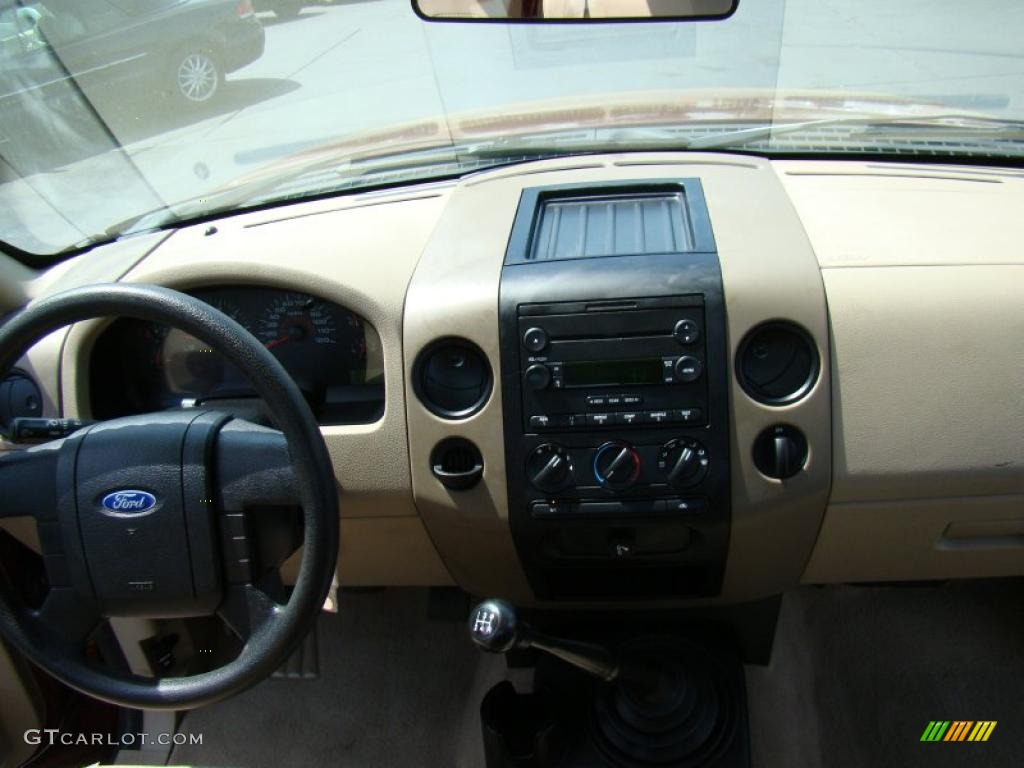 2006 F150 XL Regular Cab - Dark Toreador Red Metallic / Tan photo #16