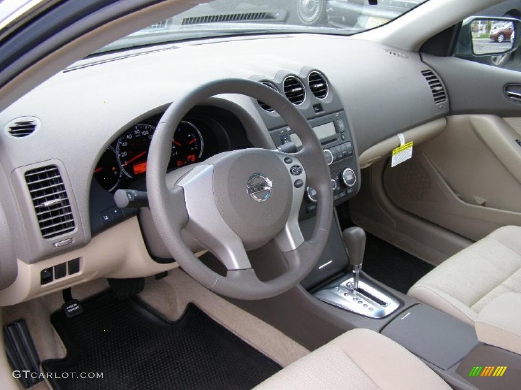 Blond Interior 2010 Nissan Altima Hybrid Photo #47958591