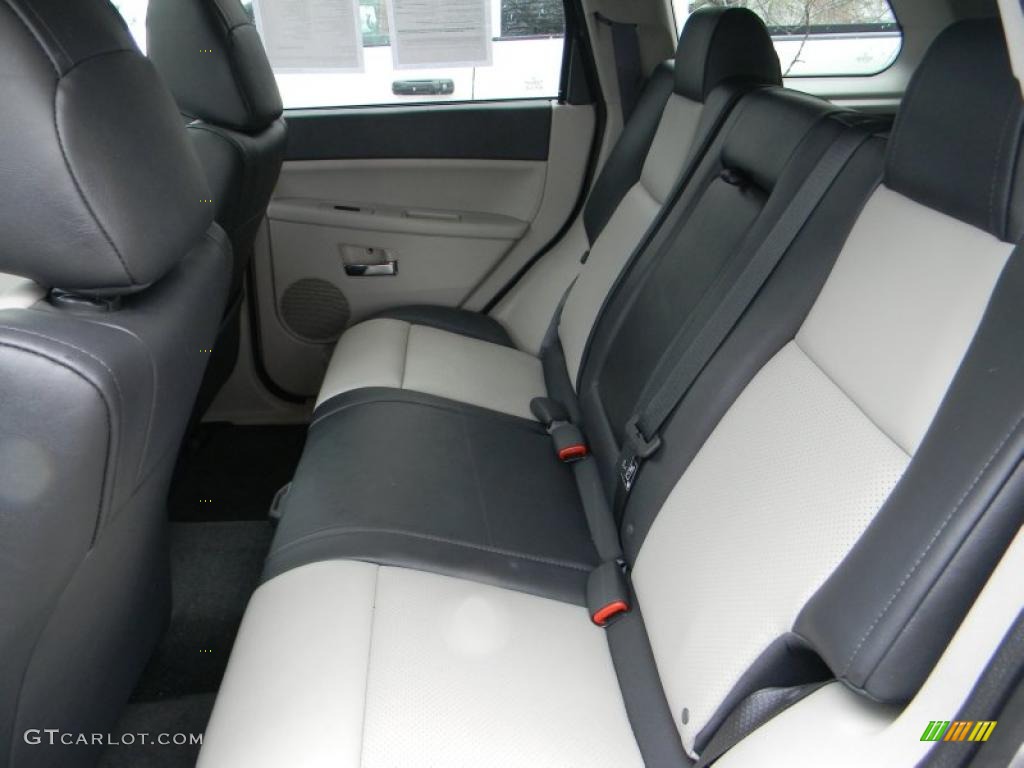 2008 Grand Cherokee Limited 4x4 - Bright Silver Metallic / Dark Slate Gray/Light Graystone photo #6