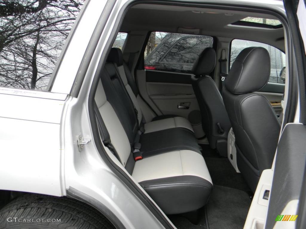 2008 Grand Cherokee Limited 4x4 - Bright Silver Metallic / Dark Slate Gray/Light Graystone photo #9