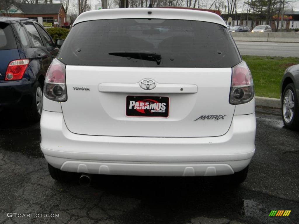 2006 Matrix  - Super White / Stone Gray photo #4