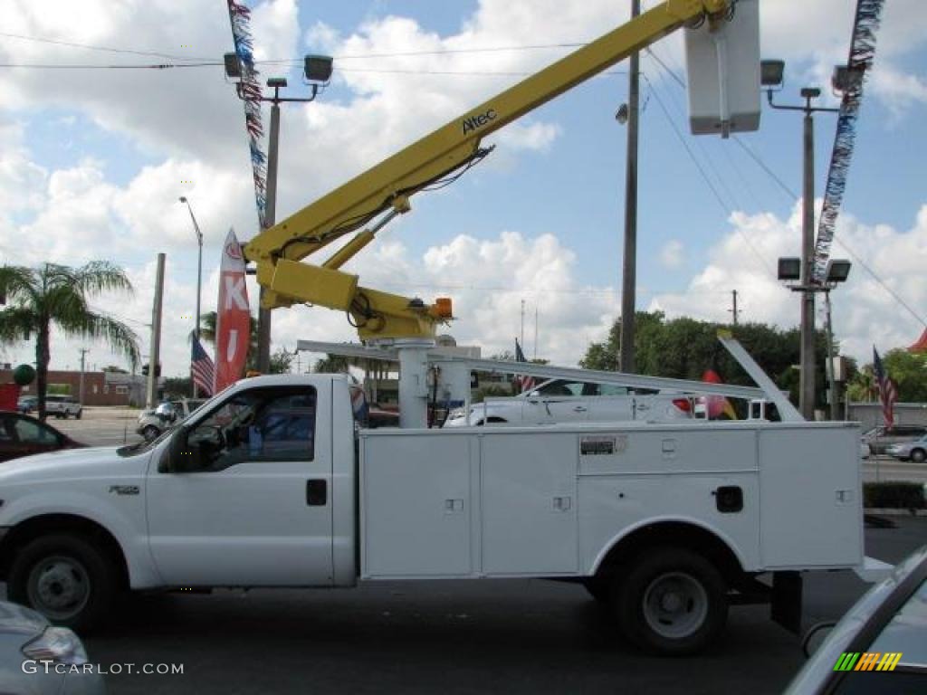 Oxford White 1999 Ford F350 Super Duty XL Regular Cab Chassis Utllity Bucket Exterior Photo #47961498