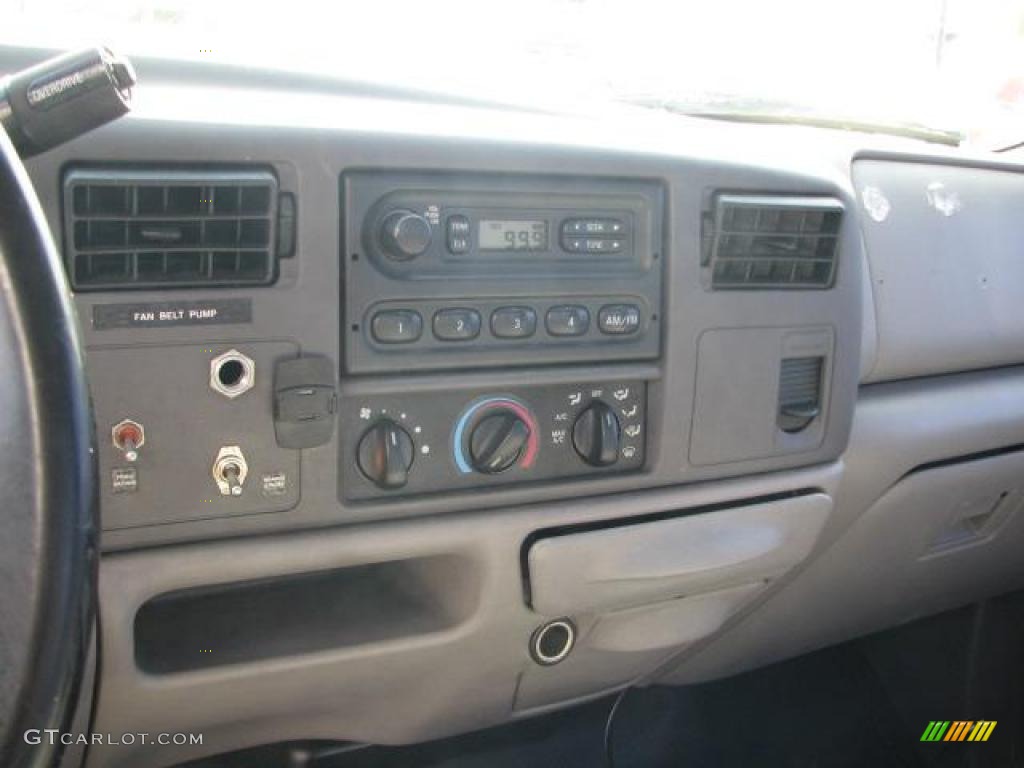 1999 Ford F350 Super Duty XL Regular Cab Chassis Utllity Bucket Controls Photo #47961570