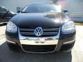 Black - Jetta SE Sedan Photo No. 2
