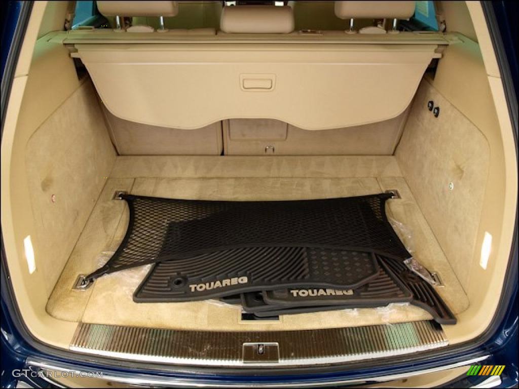 2004 Volkswagen Touareg V8 Trunk Photo #47962761