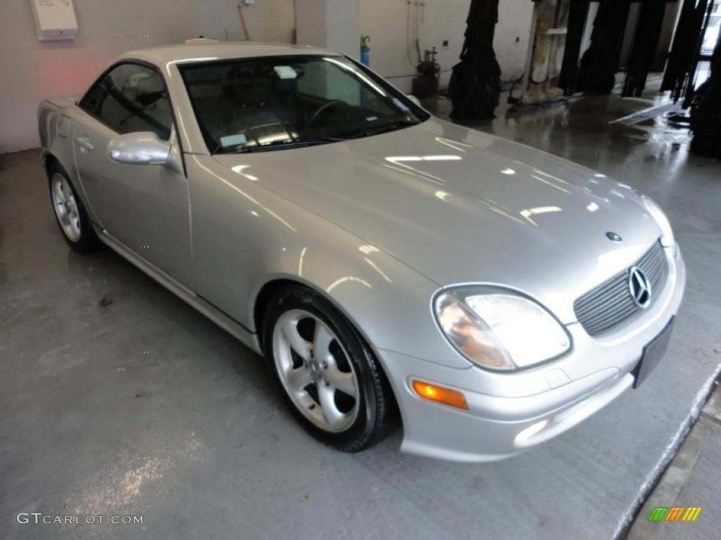 Brilliant Silver Metallic 2004 Mercedes-Benz SLK 320 Roadster Exterior Photo #47963253