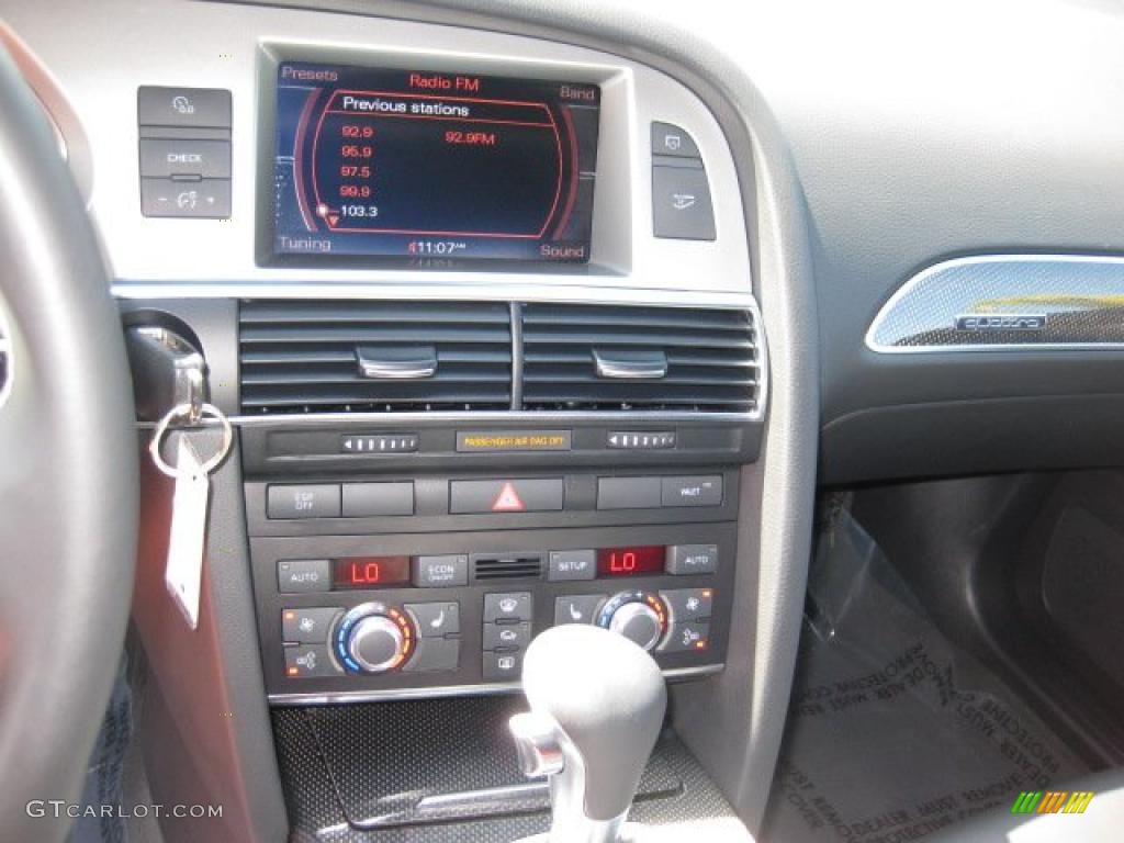 2007 Audi S6 5.2 quattro Sedan Controls Photo #47967122