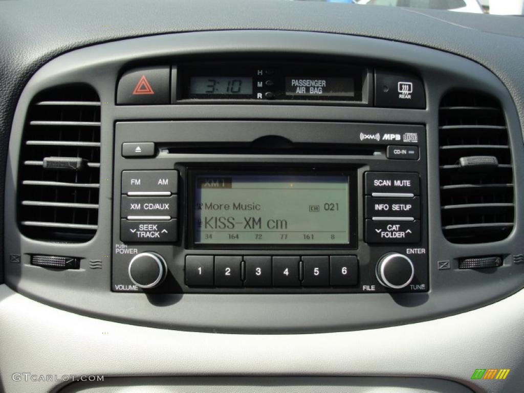 2011 Hyundai Accent GLS 4 Door Controls Photo #47967878