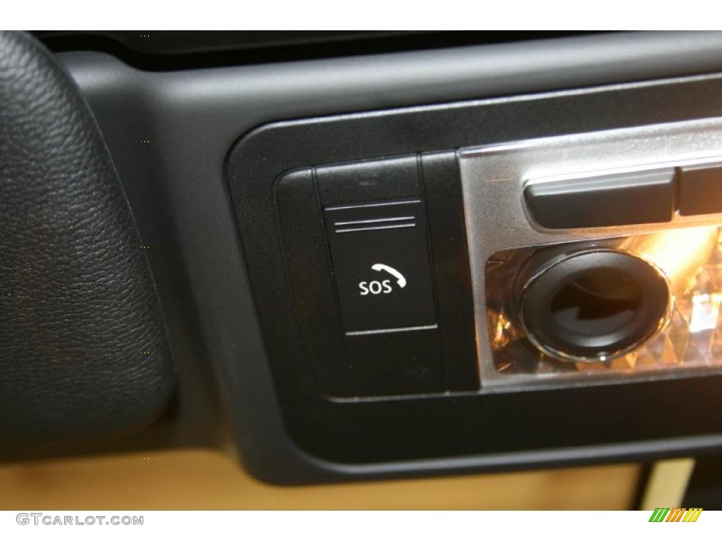 2011 BMW 1 Series 135i Convertible Controls Photo #47970251