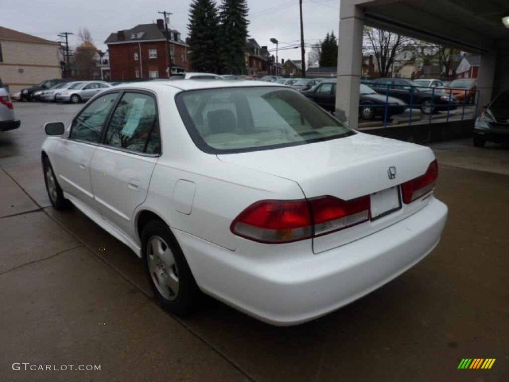 2001 Accord EX V6 Sedan - Taffeta White / Ivory photo #2
