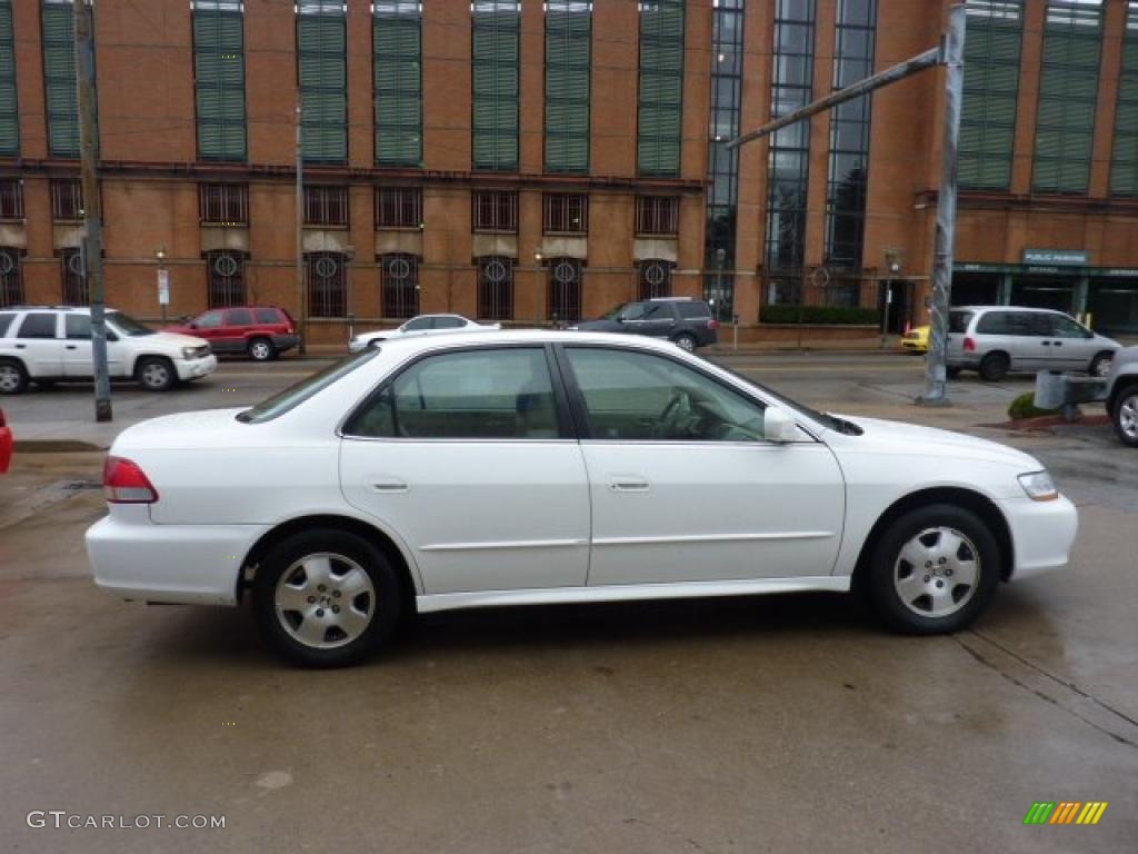 2001 Accord EX V6 Sedan - Taffeta White / Ivory photo #5