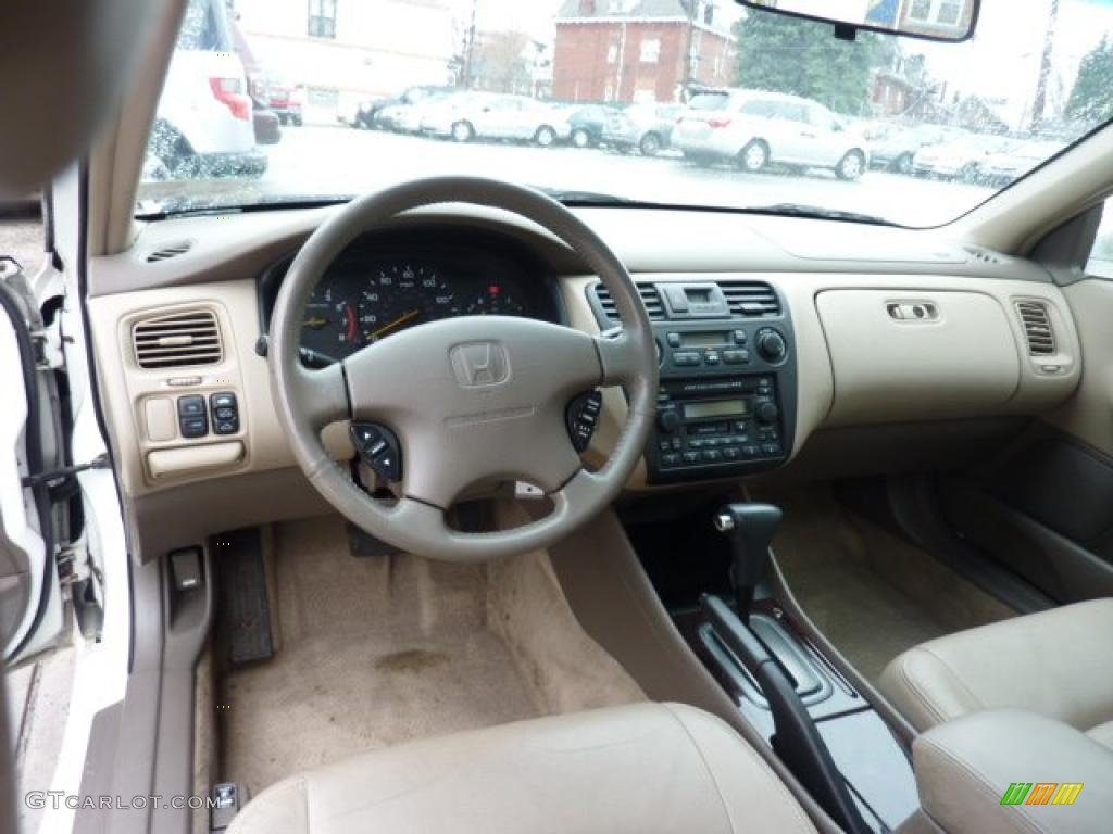 2001 Accord EX V6 Sedan - Taffeta White / Ivory photo #14