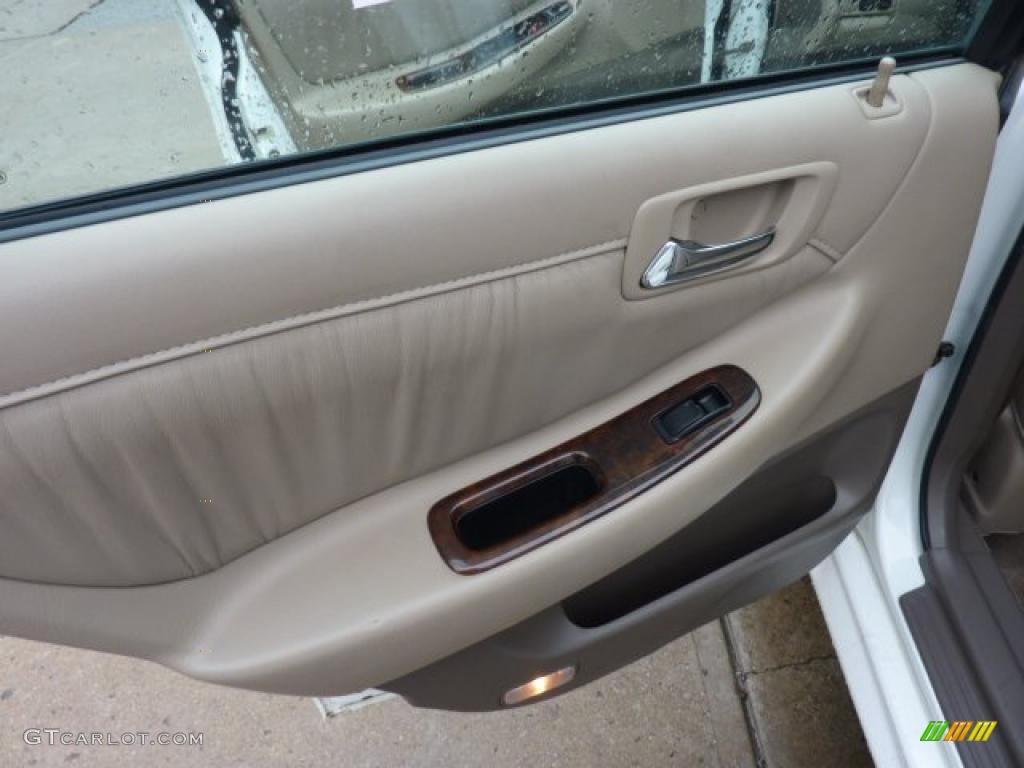 2001 Accord EX V6 Sedan - Taffeta White / Ivory photo #15