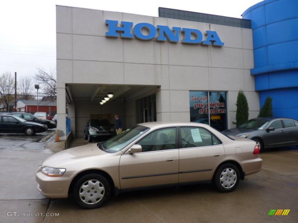 2000 Accord LX Sedan - Naples Gold Metallic / Ivory photo #1