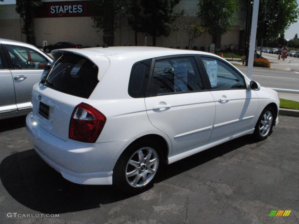 2006 Spectra Spectra5 Hatchback - Clear White / Gray photo #8