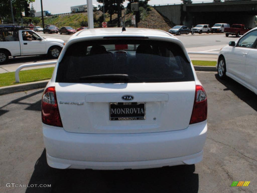 2006 Spectra Spectra5 Hatchback - Clear White / Gray photo #9