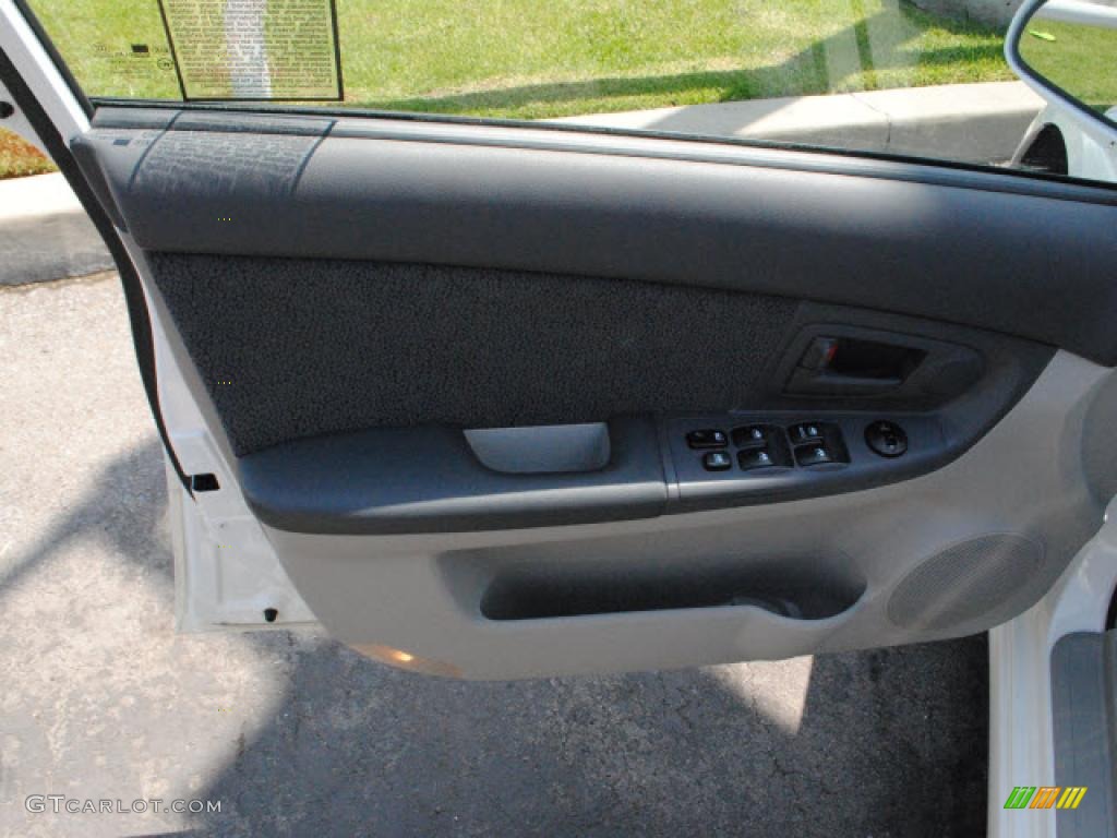 2006 Spectra Spectra5 Hatchback - Clear White / Gray photo #16