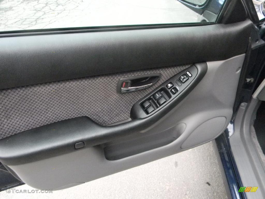 2004 Subaru Legacy L Sedan Gray Moquette Door Panel Photo #47978117
