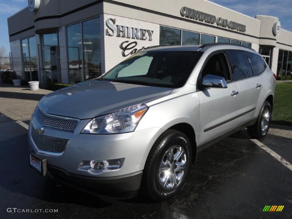 2010 Traverse LS - Silver Ice Metallic / Ebony photo #1