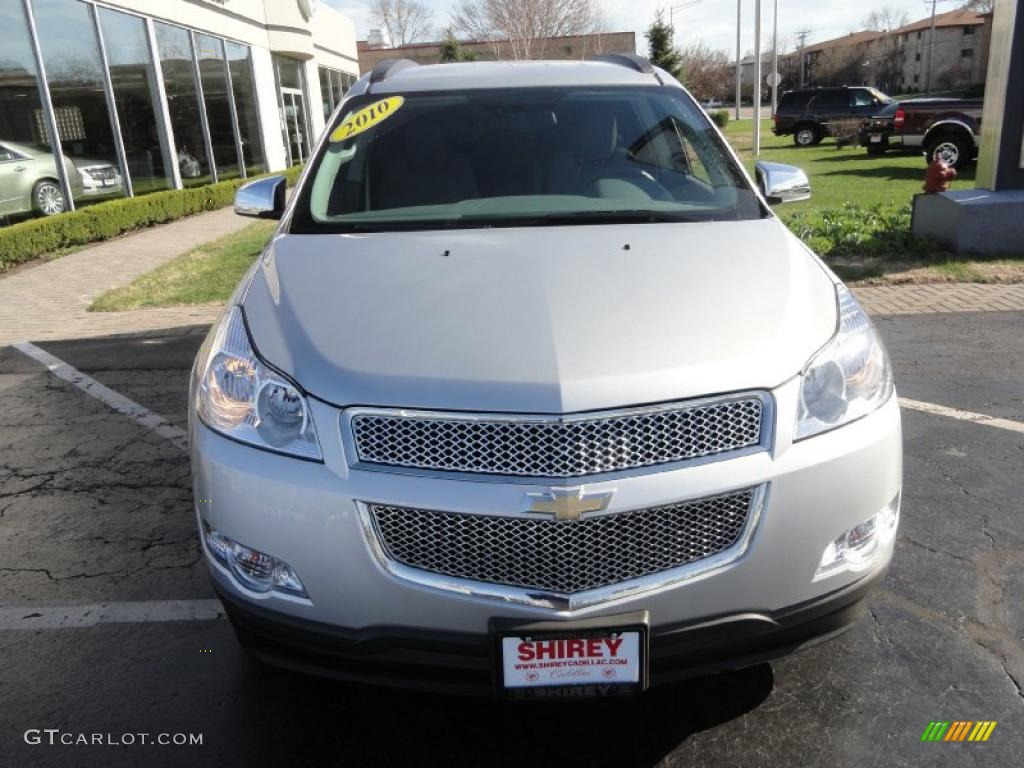 2010 Traverse LS - Silver Ice Metallic / Ebony photo #2