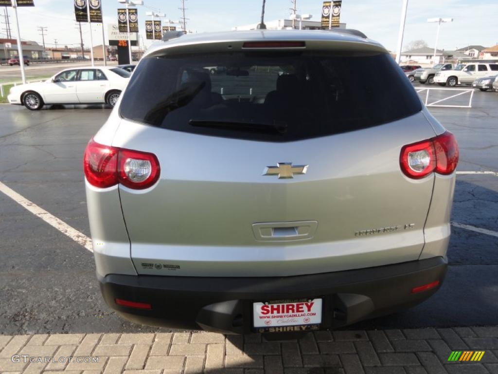 2010 Traverse LS - Silver Ice Metallic / Ebony photo #5