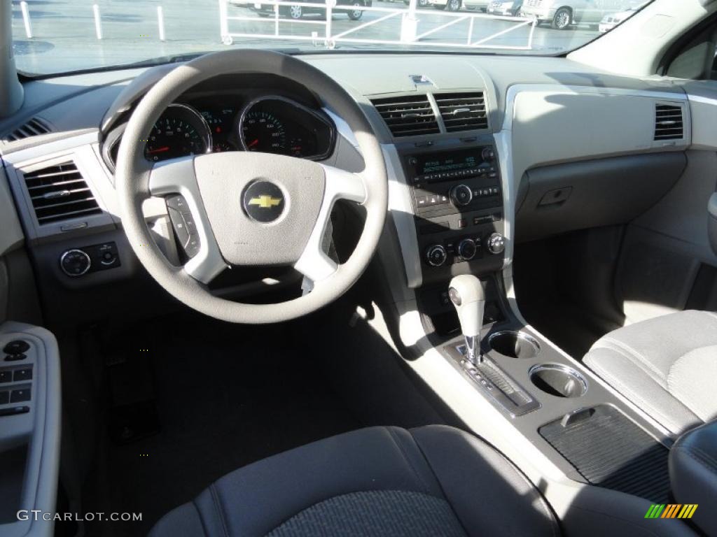 2010 Traverse LS - Silver Ice Metallic / Ebony photo #12