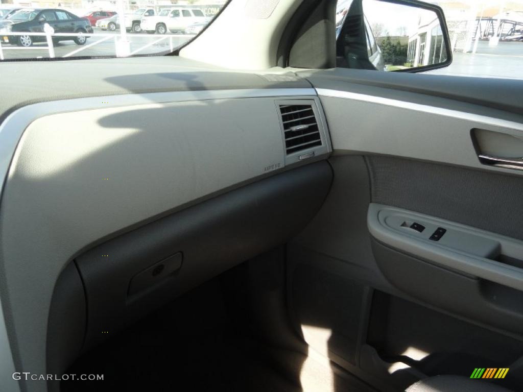 2010 Traverse LS - Silver Ice Metallic / Ebony photo #20