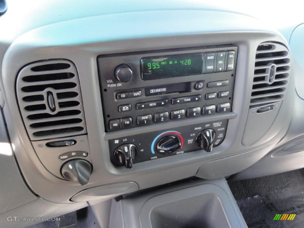 2000 Ford Expedition XLT 4x4 Controls Photo #47983904