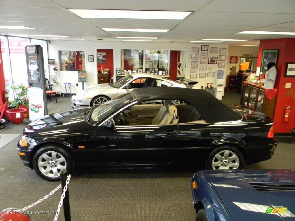 2001 3 Series 325i Convertible - Black Sapphire Metallic / Black photo #13