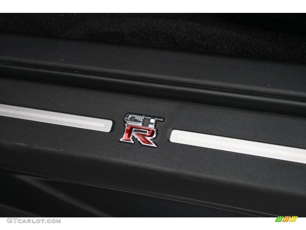 2009 Nissan GT-R Premium Marks and Logos Photo #47984852