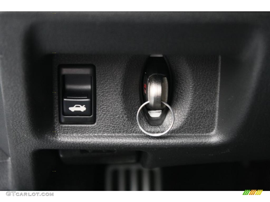 2009 Nissan GT-R Premium Keys Photos