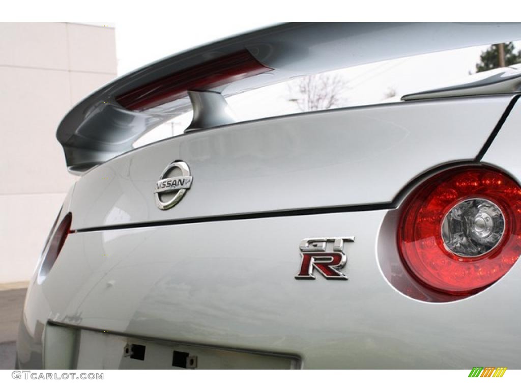 2009 Nissan GT-R Premium Marks and Logos Photo #47985209