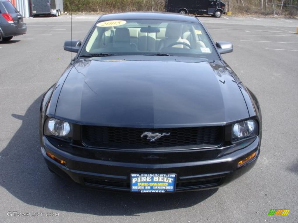 2005 Mustang V6 Premium Coupe - Black / Medium Parchment photo #2
