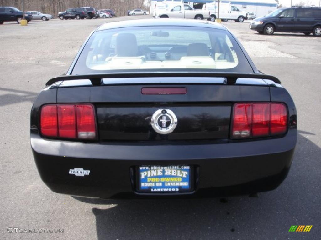 2005 Mustang V6 Premium Coupe - Black / Medium Parchment photo #5
