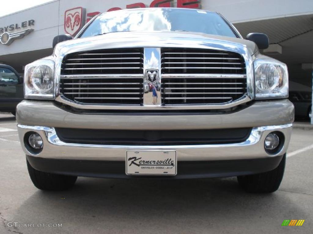 2008 Ram 1500 Big Horn Edition Quad Cab - Light Khaki Metallic / Khaki photo #8