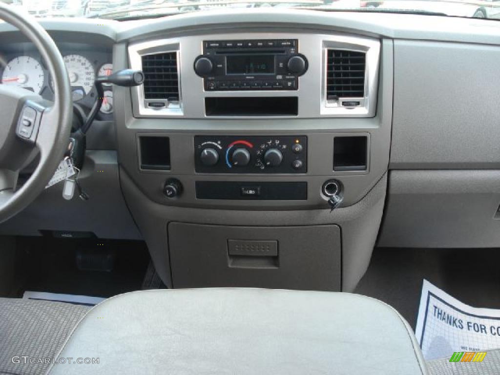 2008 Ram 1500 Big Horn Edition Quad Cab - Light Khaki Metallic / Khaki photo #25