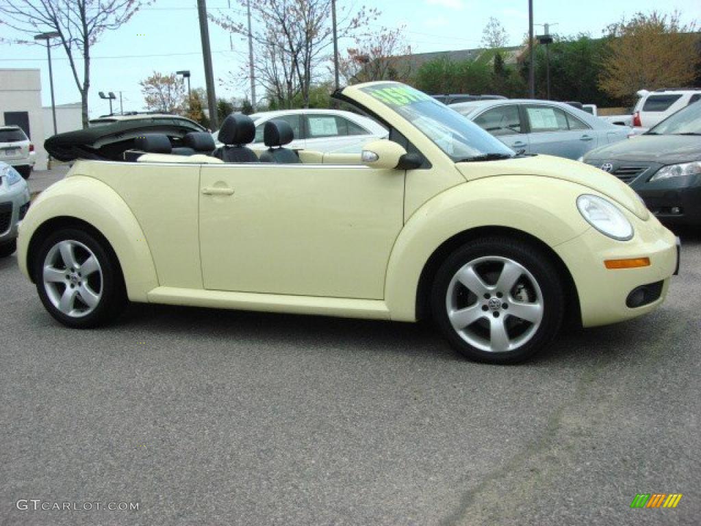 Mellow Yellow 2006 Volkswagen New Beetle 2.5 Convertible Exterior Photo #47993880