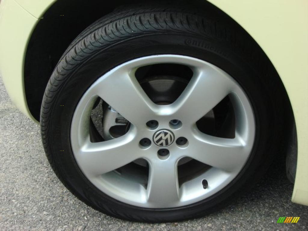 2006 Volkswagen New Beetle 2.5 Convertible Wheel Photo #47994075