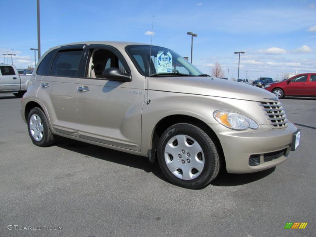 2006 PT Cruiser Touring - Linen Gold Metallic Pearl / Pastel Pebble Beige photo #4