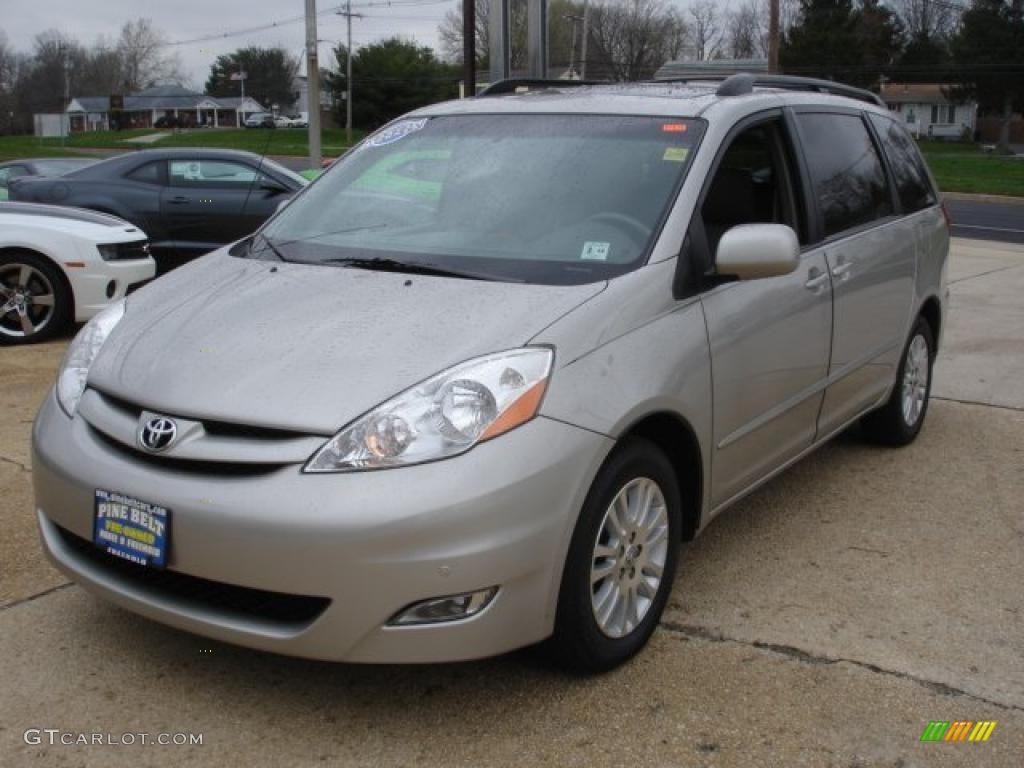 2009 Sienna XLE - Silver Shadow Pearl / Taupe photo #1