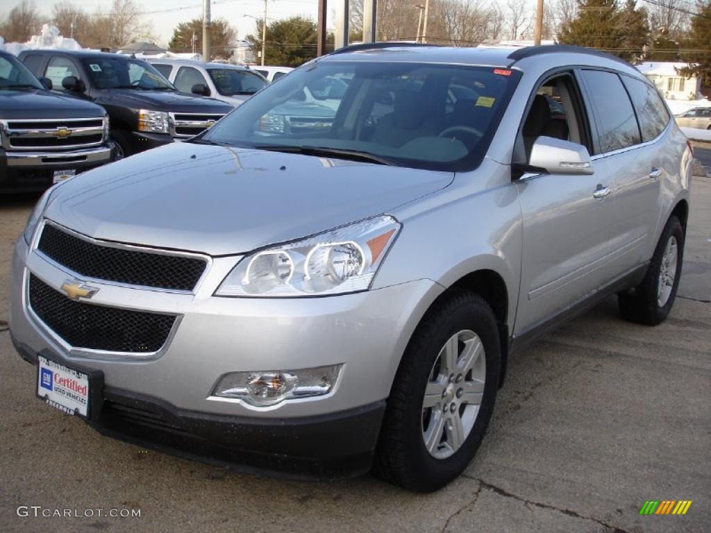 2010 Traverse LT AWD - Silver Ice Metallic / Dark Gray/Light Gray photo #1