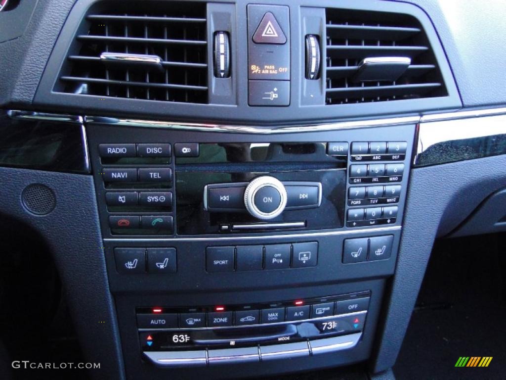 2011 Mercedes-Benz E 550 Coupe Controls Photo #47996706