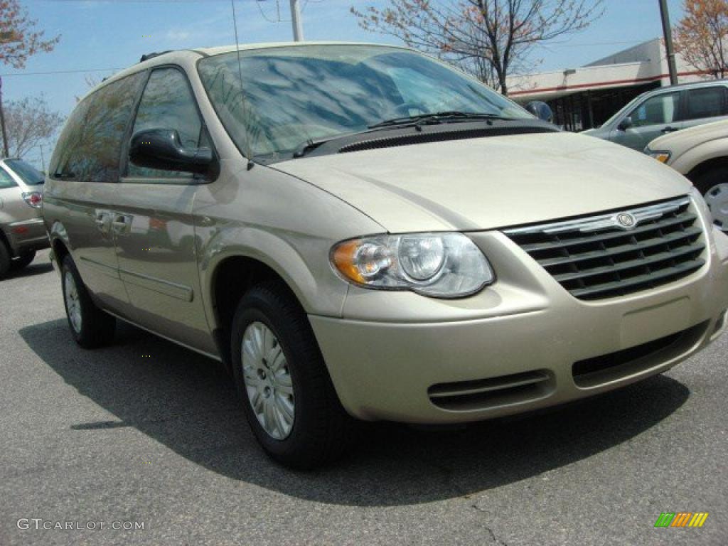 2007 Town & Country LX - Linen Gold Metallic / Medium Slate Gray photo #1