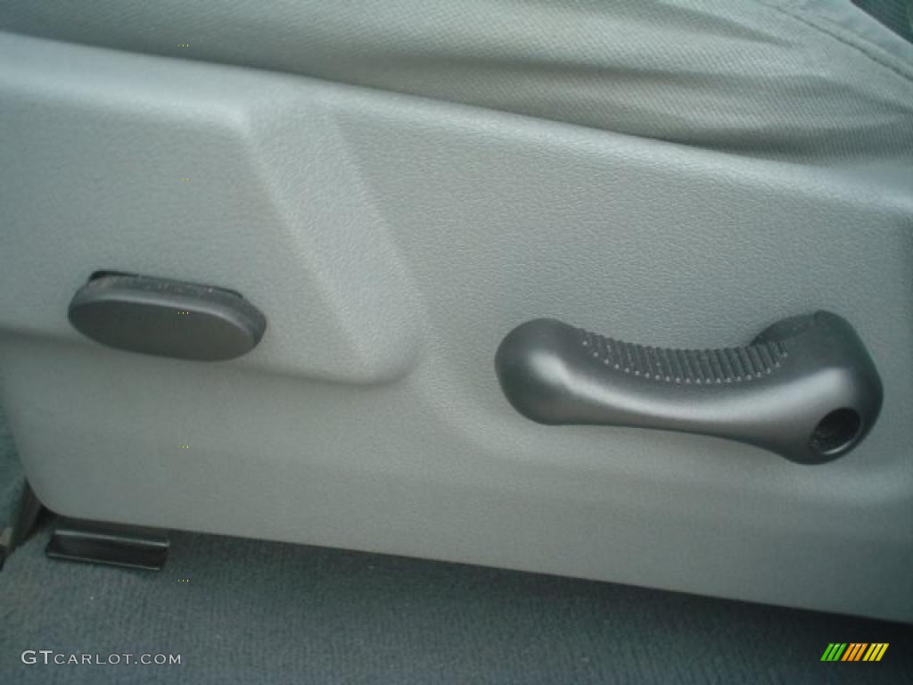 2007 Ram 1500 SLT Quad Cab - Bright Silver Metallic / Medium Slate Gray photo #18